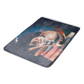 Adorable Katze auf dem Mond Lesen eines Buches Badematte (Schrägansicht)