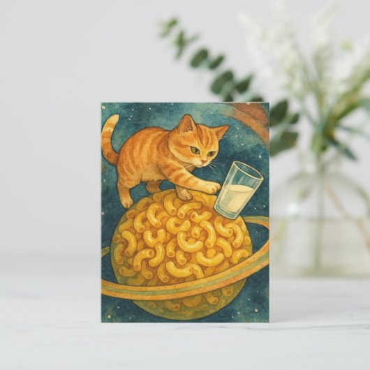 Adorable Katze, die Milch vom Planeten abpumpt Postkarte (Stehend Vorderseite)