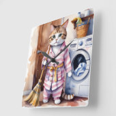 Adorable Katze in Pajamas Wäscherei Funny Quadratische Wanduhr (Winkel)