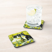 Adorable Katzen, die auf einem Feld von Milchprodu Getränkeuntersetzer (Rechte Seite)