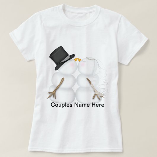 Adorable Kissing Snowman Couple T-Shirt (Design vorne)