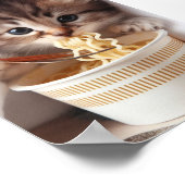 Adorable Kitten Eating Ramen Noodles Poster (Ecke)