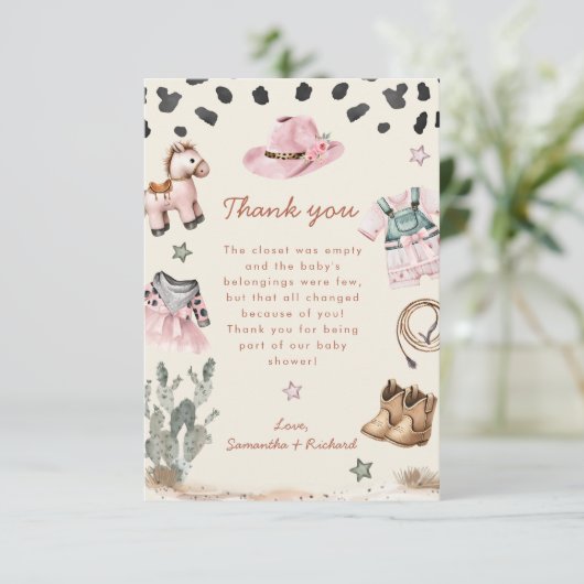 Adorable Kleine Cowgirl ist auf dem Weg Mädchen Du Dankeskarte (Stehend Vorderseite)