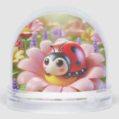 Adorable Ladybug sitzt auf rosa Blume Schneekugeln (Rückseite)