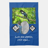 Adorable Magpie Looking Glass Monogram w Foto Geschirrtuch (Vertikal)