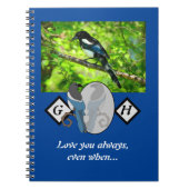 Adorable Magpie Looking Glass Monogram w Foto Notizblock (Vorderseite)