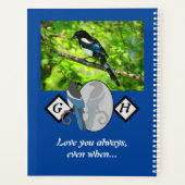 Adorable Magpie Looking Glass Monogram w Foto Planer (Rückseite)