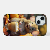Adorable Maus mit Latte in Herbst iPhone 15 Fall Hülle (Rückseite (Horizontal))