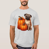 Adorable Mops neben Pumpkins mit Blätter sitzen T-Shirt (Vorderseite)