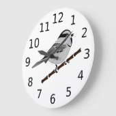Adorable Mountain Chickadee Bird Illustriert Große Wanduhr (Winkel)
