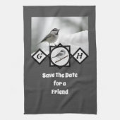 Adorable Mountain Chickadee Monogram Foto Geschirrtuch (Vertikal)