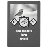 Adorable Mountain Chickadee Monogram Foto Klemmbrett (Rückseite)