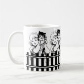 Adorable Niedliche kleine Mädchen und Niedliche kl Kaffeetasse (Links)