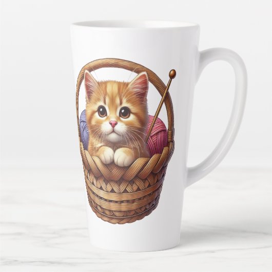 Adorable Orange Kitten in Basket mit Garn Milchtasse (Rechts)