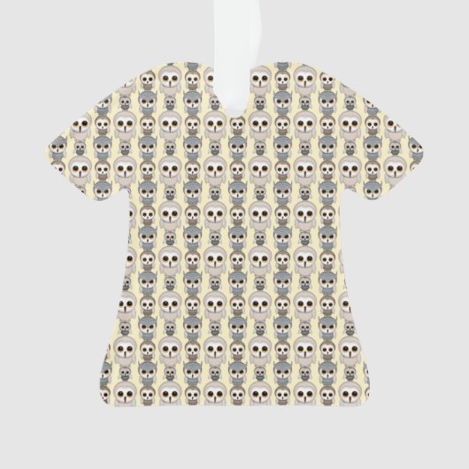 Adorable Owls Muster auf hellgelbem Hintergrund Ornament (Vorderseite)