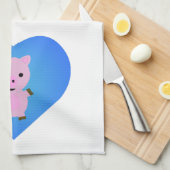 Adorable Pig mit einem blauen Herz im Hintergrund Geschirrtuch (Viertel Falte)