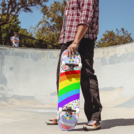 Adorable Pinguin Clown und Rainbow Skateboard