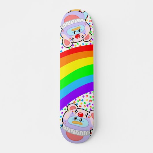 Adorable Pinguin Clown und Rainbow Skateboard (Vorne)