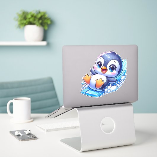 Adorable Pinguin Sliding on Ice Aufkleber (Laptop auf Schreibtisch)