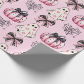 Adorable rosa Geist und Pumpkin und Bows Halloween Geschenkpapier (Ecke)