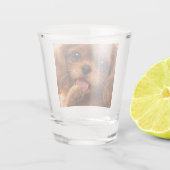 Adorable Ruby Cavalier Spaniel Schnapsglas (Rückseite)