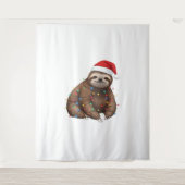 Adorable Sloth Wrapped in Holiday Lights Classic T Wandteppich (Vorderseite)