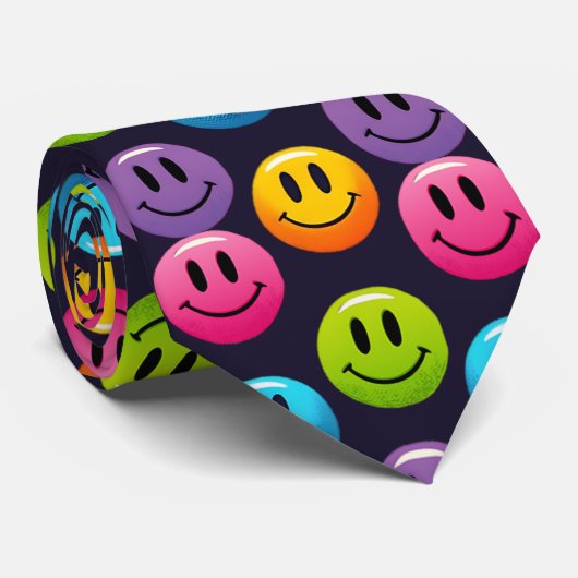 "Adorable Smile Emoji Pattern Collection" Krawatte (Gerollt)