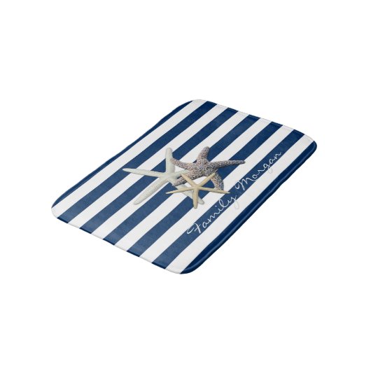 Adorable Starfish, Navy Blue Stripes Personalisier Badematte (Schrägansicht)