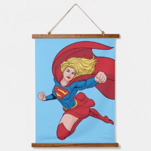 Adorable Supergirl Stance Wandteppich Mit Holzrahmen