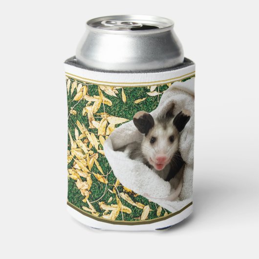 Adorable Sweet Baby Opossum Dosenkühler (Kanne Rückseite)