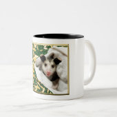 Adorable Sweet Baby Opossum Zweifarbige Tasse (VorderseiteRechts)