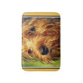 Adorable Terrier Dog mit nassem Gesicht Badematte (Vorderseite Vertikal)