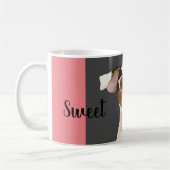 Adorable Terrier Hund mit Brille und Bugs-Krawatte Kaffeetasse (Links)