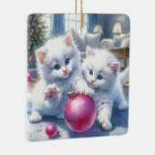 Adorable White Kittens Pink Weihnachten Personalis Keramikornament (Rechts)