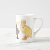 Adorable Yellow and Gray Ducklings Fotografie Porzellantasse (Rechts)