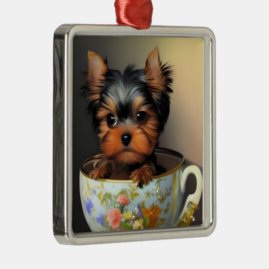 Adorable Yorkie in einem Teacup Ornament Aus Metall (Rechts)