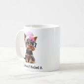 Adorable Yorkie mit rosa Beanie Kaffeetasse (Vorderseite Links)