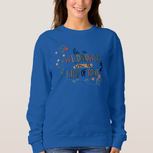 Adorables sind eine Wildblume in einem Bereich von Sweatshirt