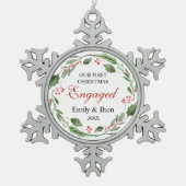 Adorno Our First Christmas Engaged wreath ornament (Vorderseite)