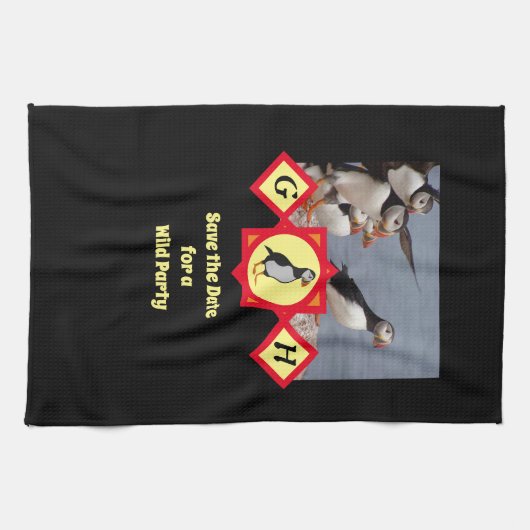 Adortable Atlantic Puffin Cartoon Monogram Foto Geschirrtuch (Horizontal)