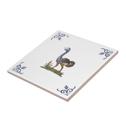 Adortable Baby Ostrich Delft Repro auf weißem Tile Fliese (Seite)