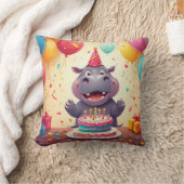 Adortable Hippo feiert Geburtstag mit Kuchen Kissen (Decke)
