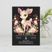 Adortable Modern Deer Digital Geburtstag Einladung (Stehend Vorderseite)