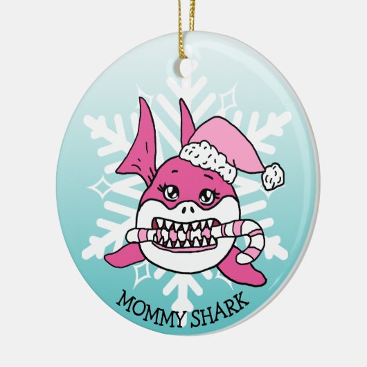 Adortable Personalisierte Mommy Shark and Snowflak Keramik Ornament (Links)