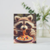 Adortable Raccoon Eats Spaghetti Postkarte (Stehend Vorderseite)