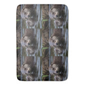 **"Adrift in Liebe: Mama und Baby Otter"*** Badematte (Vorderseite Vertikal)