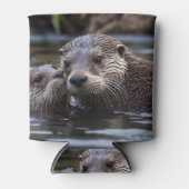 **"Adrift in Liebe: Mama und Baby Otter"*** Dosenkühler (Vorderseite)