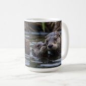 **"Adrift in Liebe: Mama und Baby Otter"*** Kaffeetasse (VorderseiteRechts)