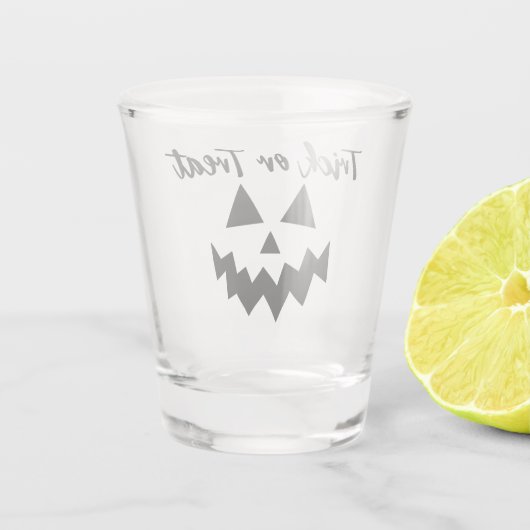 Adult Halloween Trick oder Treat Pumpkin Face Schnapsglas (Rückseite)
