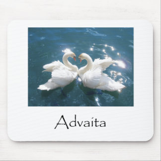 Advaita Schwäne Mousepad